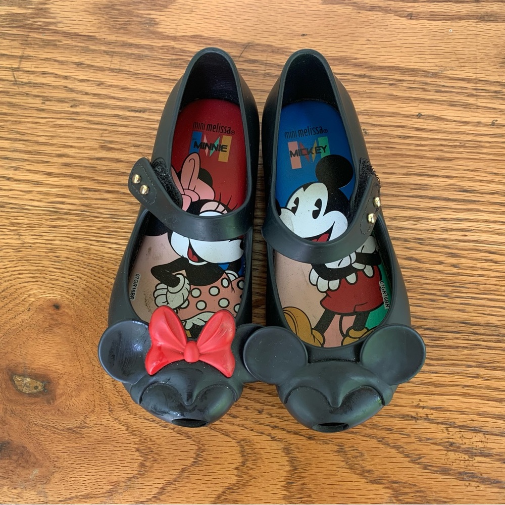 EUC mini Melissa size 10 little girls perfect for Disney!